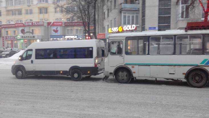 Автовокзал брянск бежица. Маршрутка 104 Брянск. Автобуса 104 (Брянск - Сельцо). Автобусы 104 в Брянске.