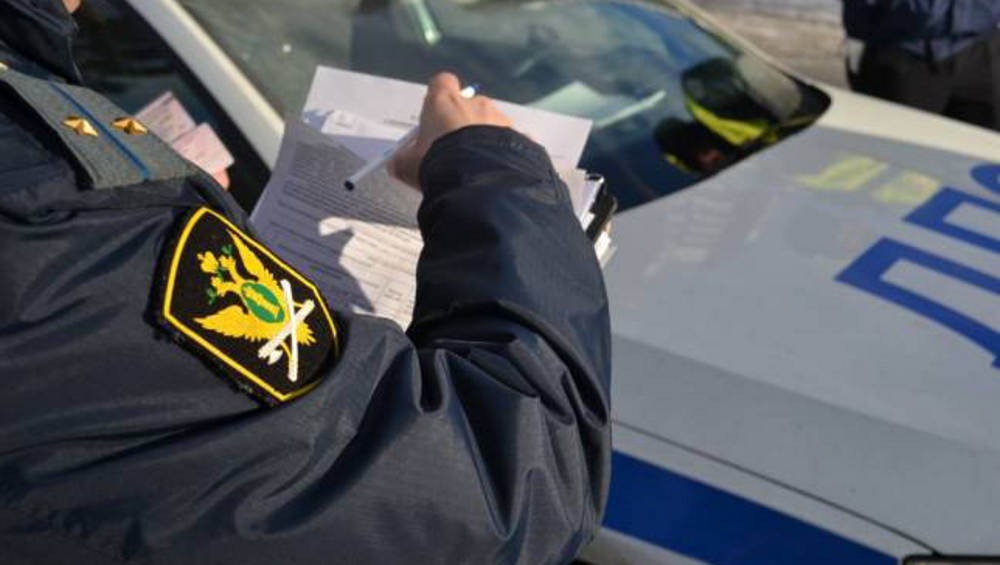 В Брянске судебные приставы в ходе рейда арестовали автомобили 19 должников