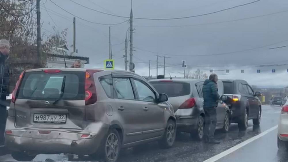 В Брянске на Городищенской горке произошло массовое ДТП