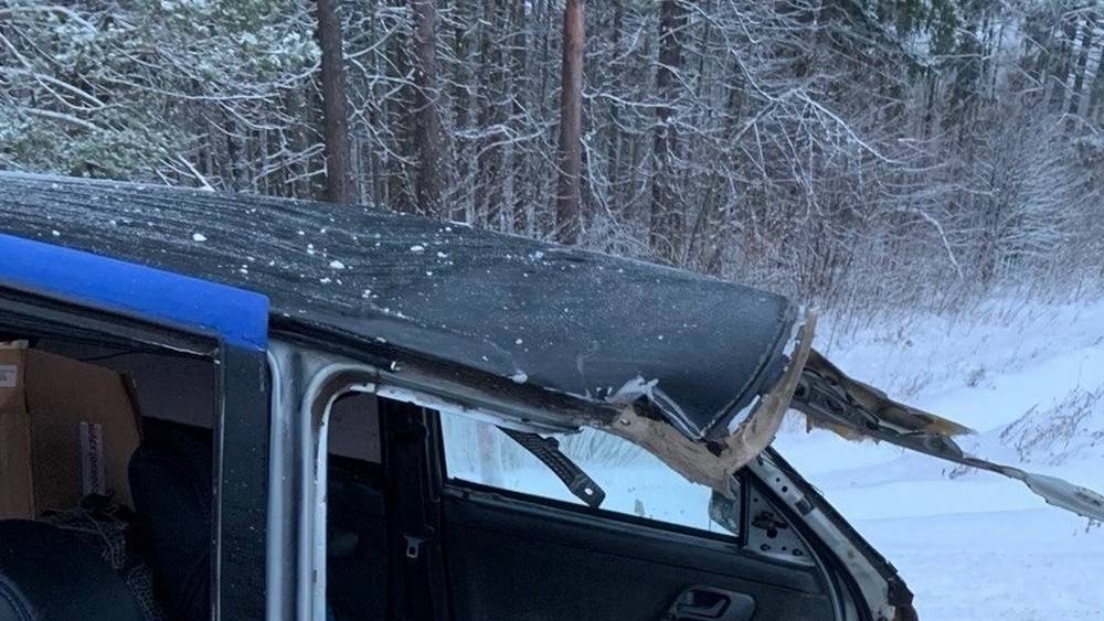 На части разорвало автомобиль в серьезном ДТП под Брянском