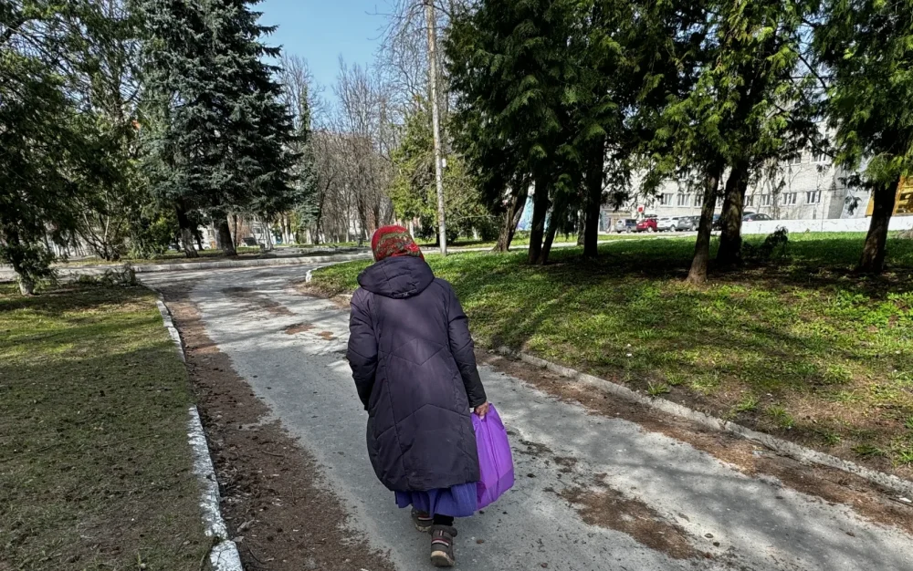 В Брянске на одежду стариков с деменцией прикрепят наклейки с цифровым кодом
