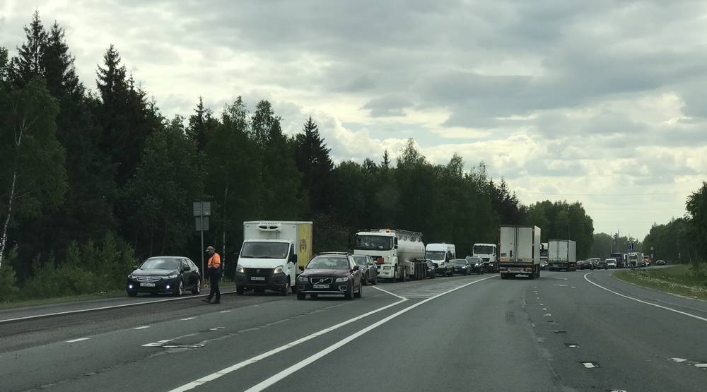 Превращение трассы Брянск − Новозыбков в торговую полосу повысило опасность