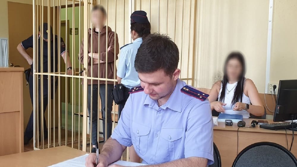 В Брянске сотрудников диагностического центра задержали за взятки главврачам поликлиник