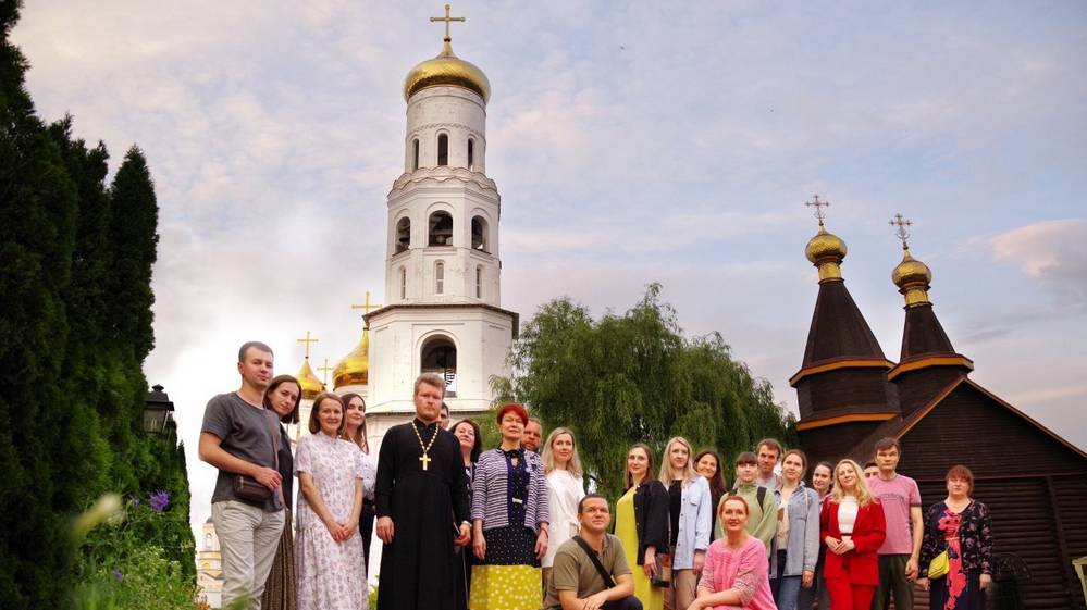 В Брянке прошел выпускной в воскресной школе для взрослых