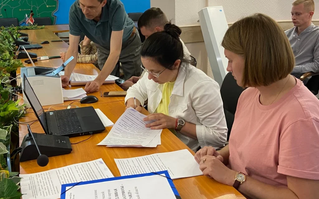 Жители Брянской области начали голосование вопреки угрозам бандеровцев