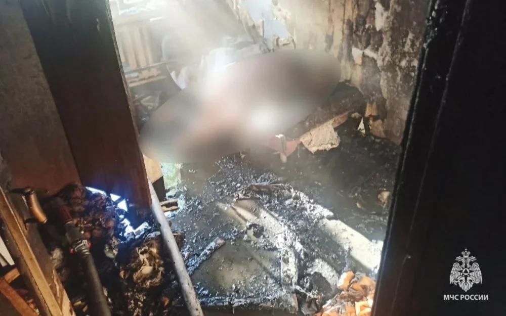 В ходе пожара в квартире в Карачеве погиб 59-летний мужчина