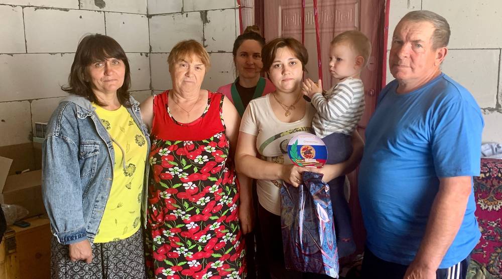 Православные добровольцы поздравили семьи участников СВО с Днем России