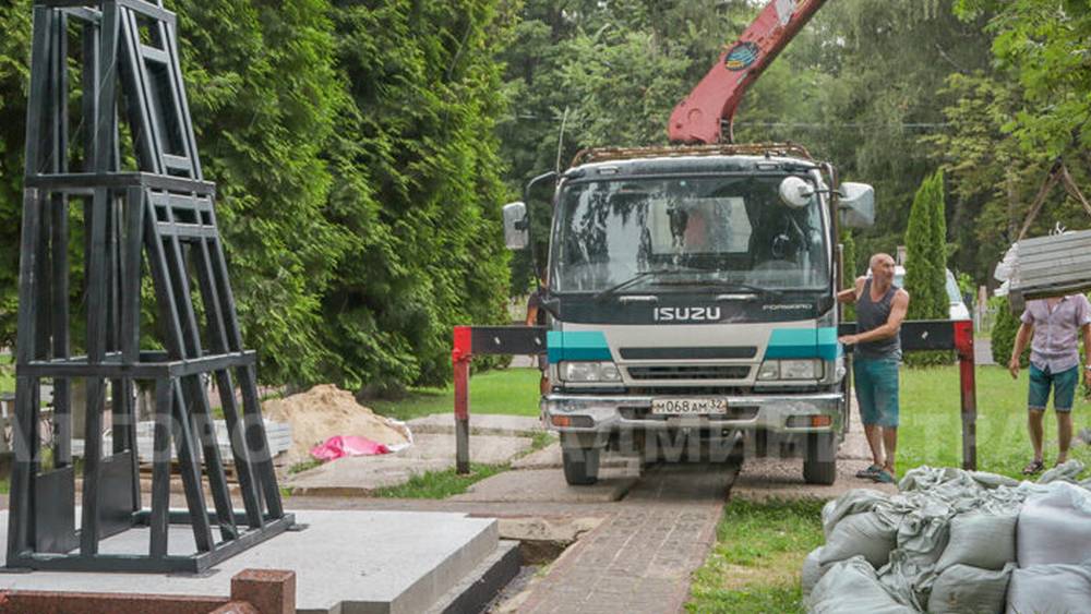 В Брянске соорудили основание мемориала революционера Игната Фокина