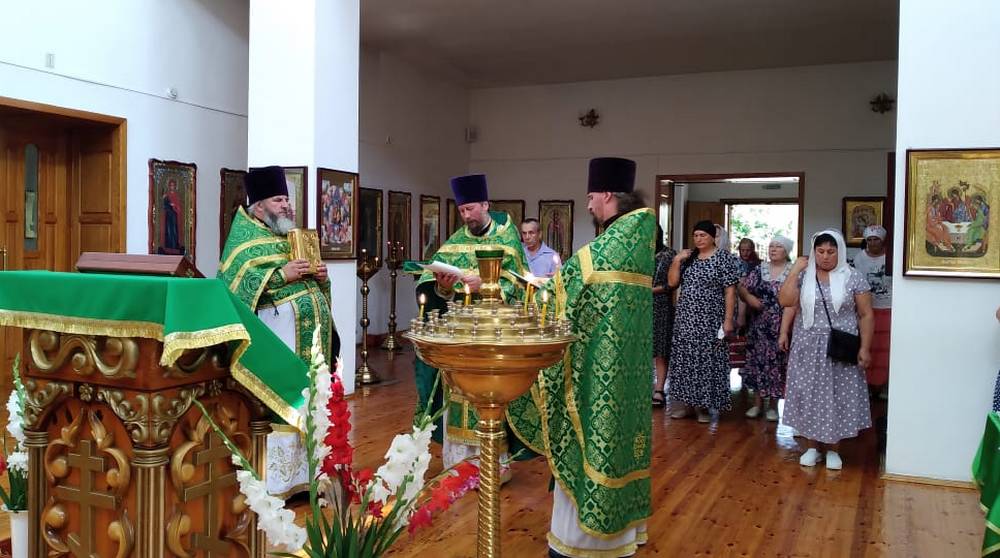 В храме поселка Локоть отметили малый престольный праздник