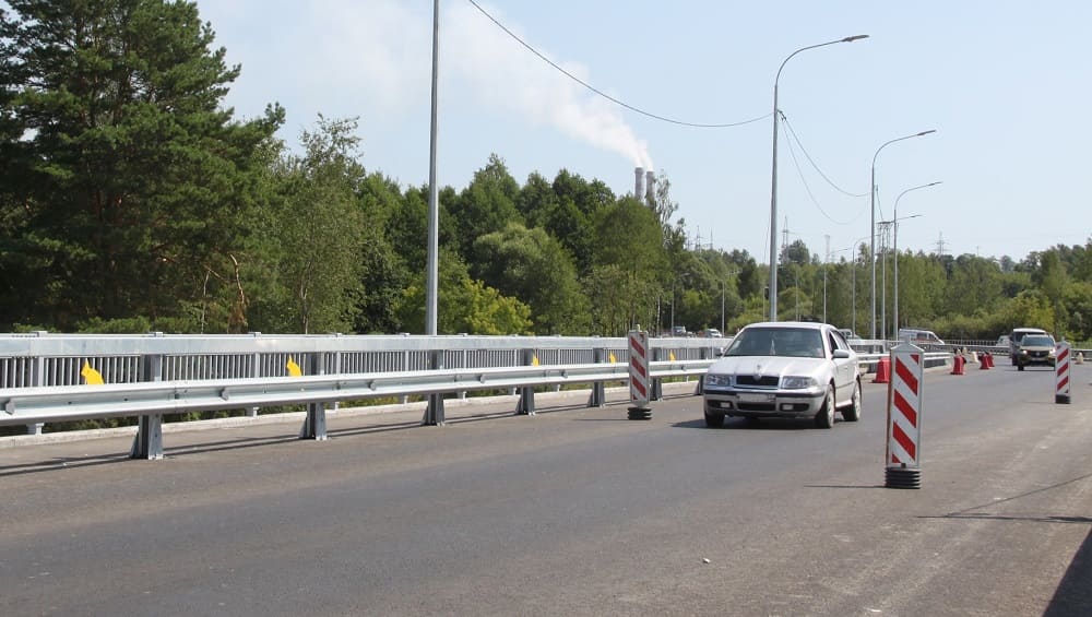 В городе Фокино открыли движение по одной полосе на новом мосту через Болву