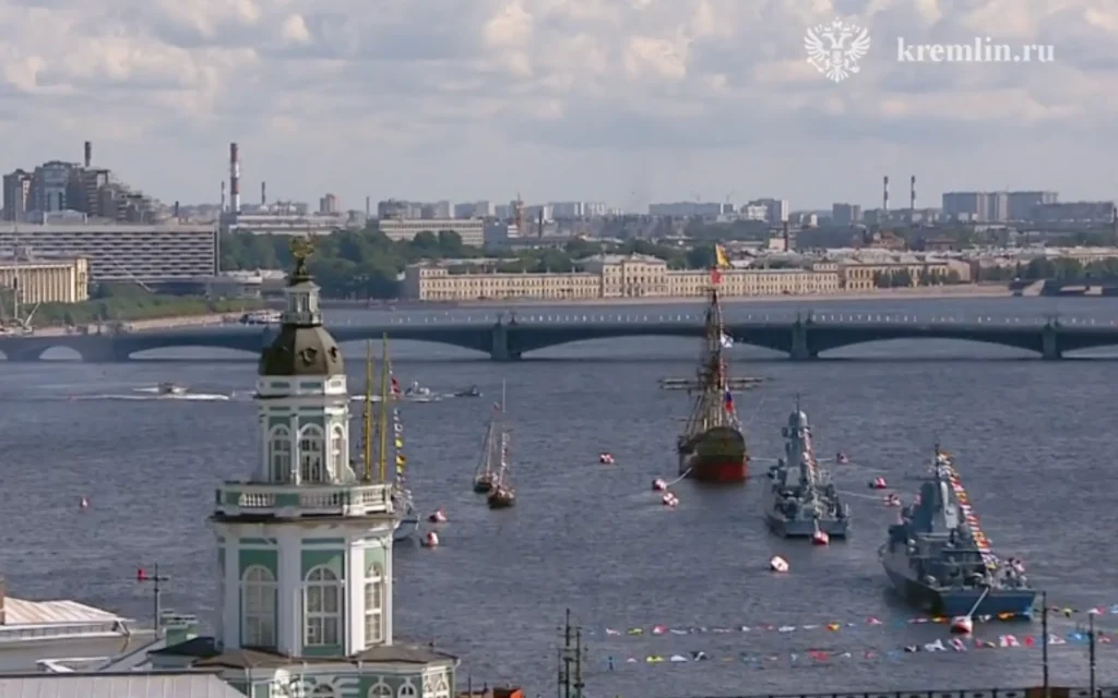 Глава Брянска поздравила моряков и ветеранов с днем Военно-морского флота России