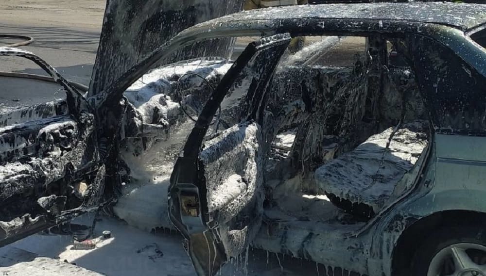 В Бежицком районе Брянска на улице Вокзальной сгорел легковой автомобиль