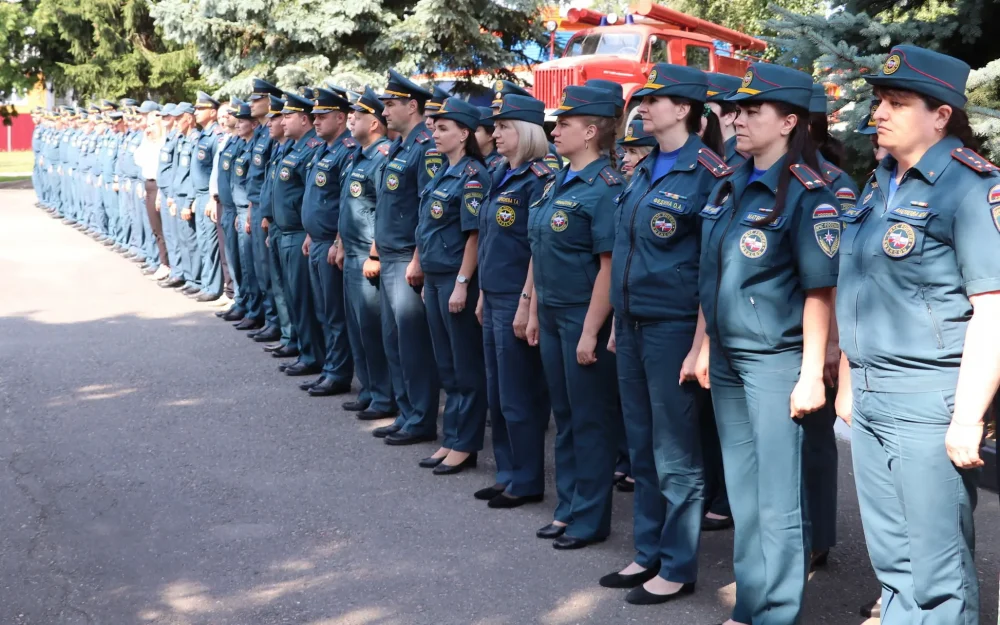 В Брянске сотрудники МЧС отметили 97-летие пожарного надзора