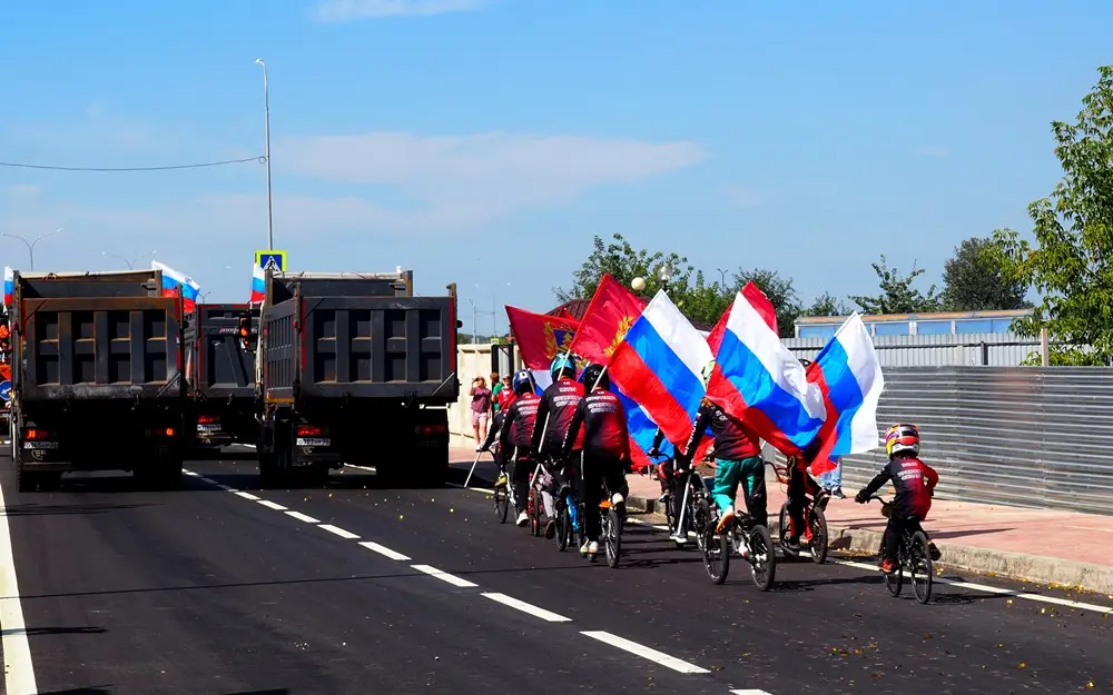 В Брянске открыли движению по новой дороге по улице Ильи Иванова