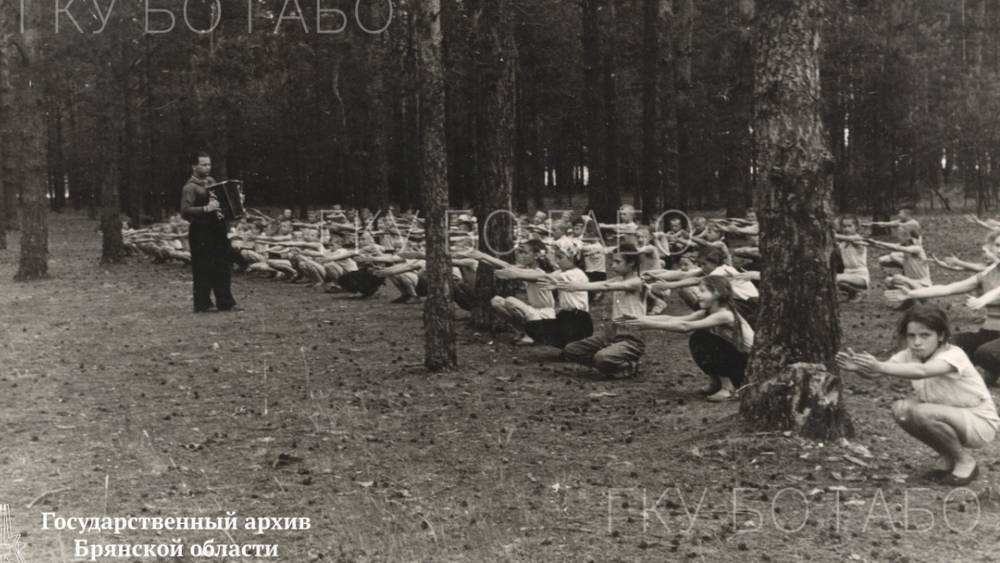 Опубликован снимок брянского пионерлагеря «Гута-Муравинка» 1961 года