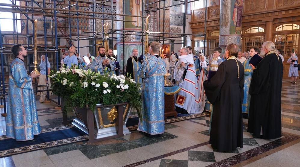 В канун праздника митрополит Александр совершил Всенощное бдение