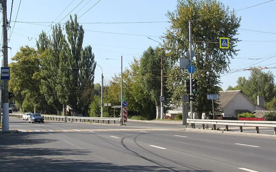 В Брянске обновили участок дороги 1,3 км на улице Калинина по нацпроекту