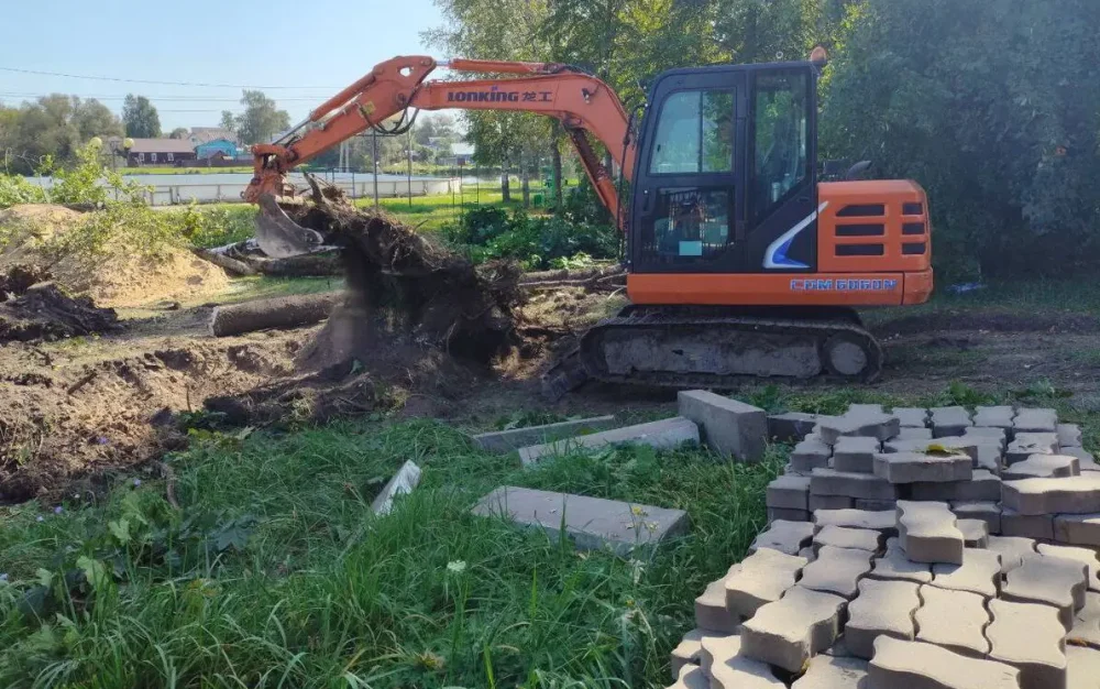 В Клетне началось благоустройство спортплощадки в парке имени 40-летия Победы