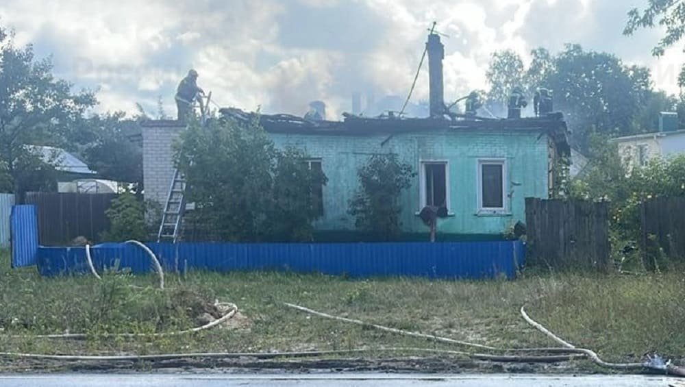 В Брянске при пожаре в доме на улице Металлистов пострадали люди