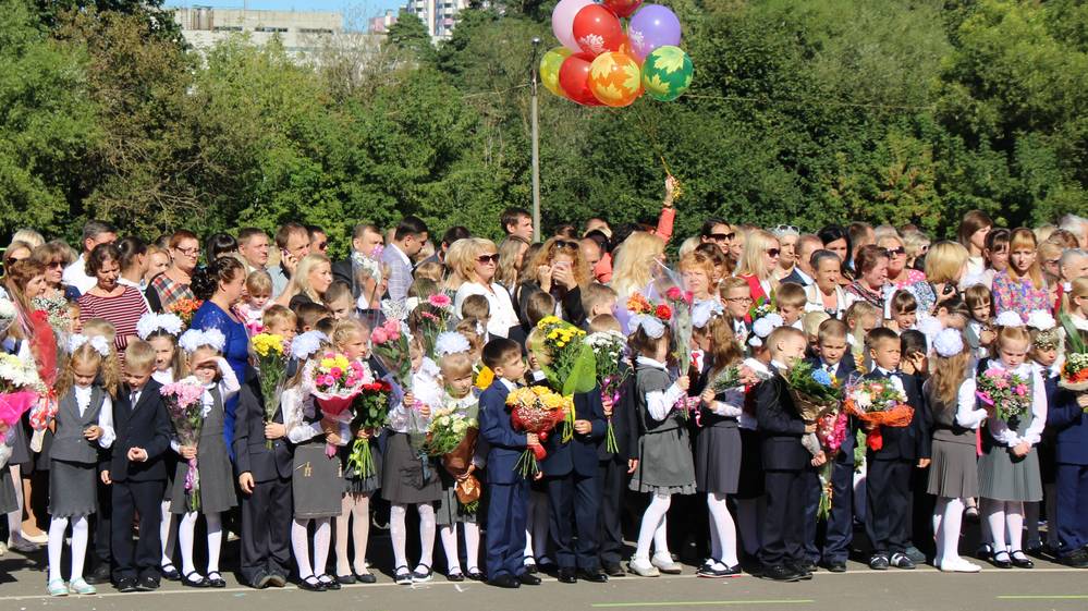 Первого сентября в брянские школы придут более 130 тысяч учеников