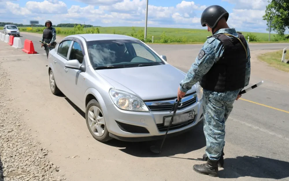 Сотрудников полиции Брянской области перевели на особый режим в связи с КТО