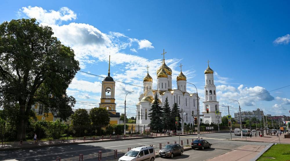 В Брянском кафедральном соборе митрополит совершил литургию