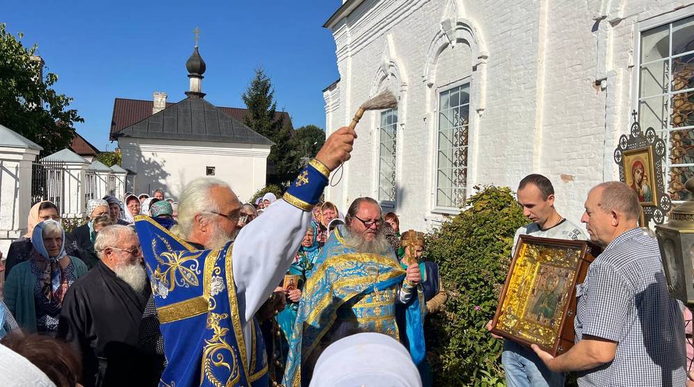 Чудотворная мироточивая икона Божией Матери «Умягчение злых сердец» прибыла на Брянскую землю