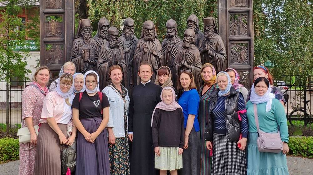 Брянские паломники побывали в Псково-Печерской обители