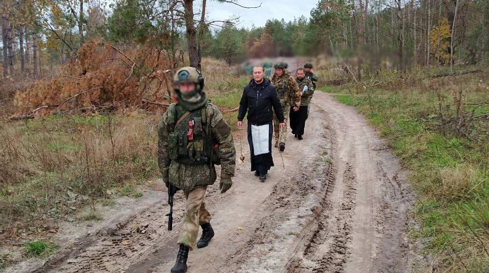 Священники Брянской епархии посетили воинов в приграничной зоне СВО