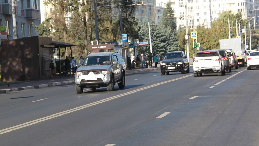 В Брянске приступили к завершению ремонта дороги на улице Красноармейской