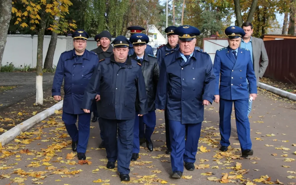 Квасить можно, нарушать закон нельзя: брянский прокурор проверил колонию-поселение