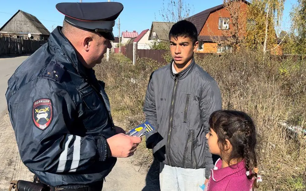 Сотрудники ГАИ Брянска рассказали цыганской общине о безопасности на дорогах