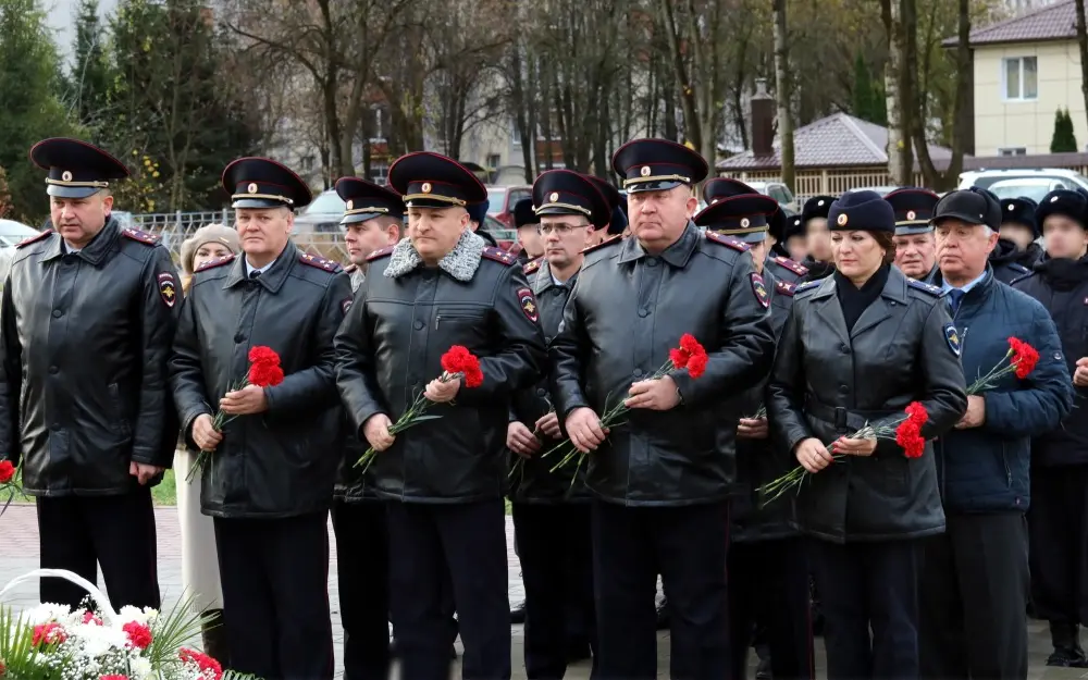 В Брянской области поздравили сотрудников полиции с профессиональным праздником