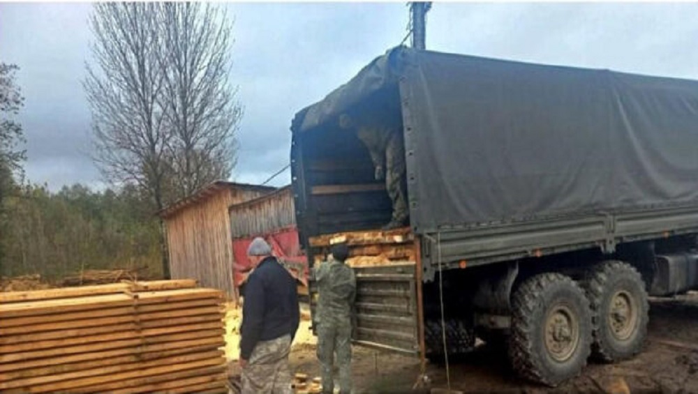 В Клинцовском районе брянцы собрали стройматериалы для участника СВО