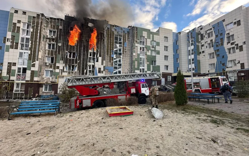 В Белгороде украинский дрон атаковал многоэтажный дом — пострадали люди