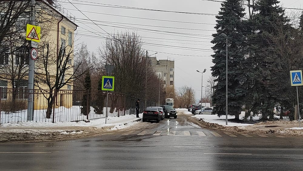 В Брянске на улице Дуки автомобилистка на «зебре» покалечила 77-летнюю женщину