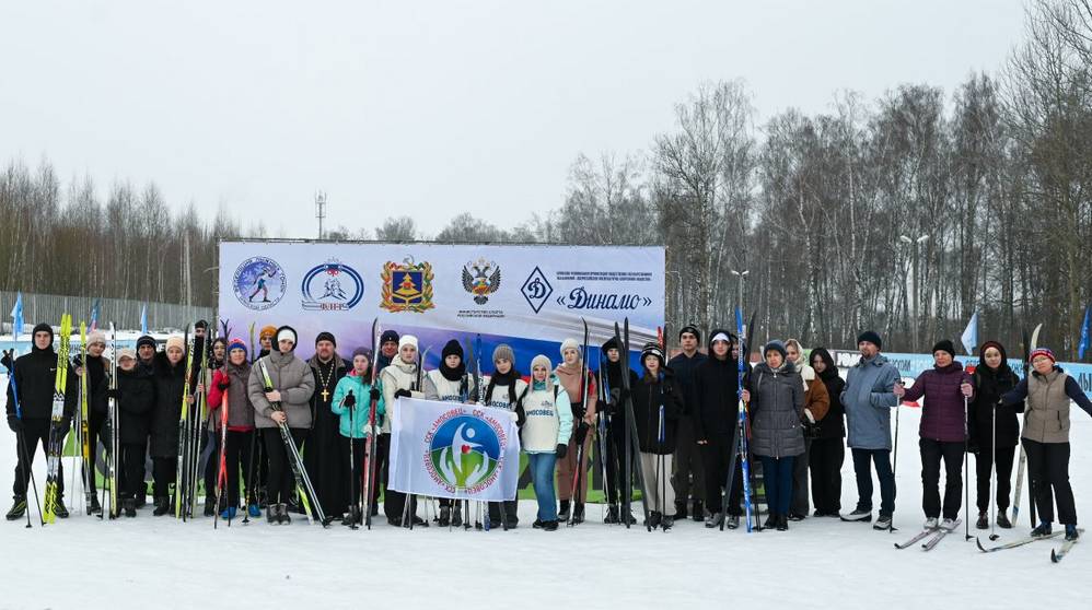 В Брянске прошли лыжные катания «Зимние радости»