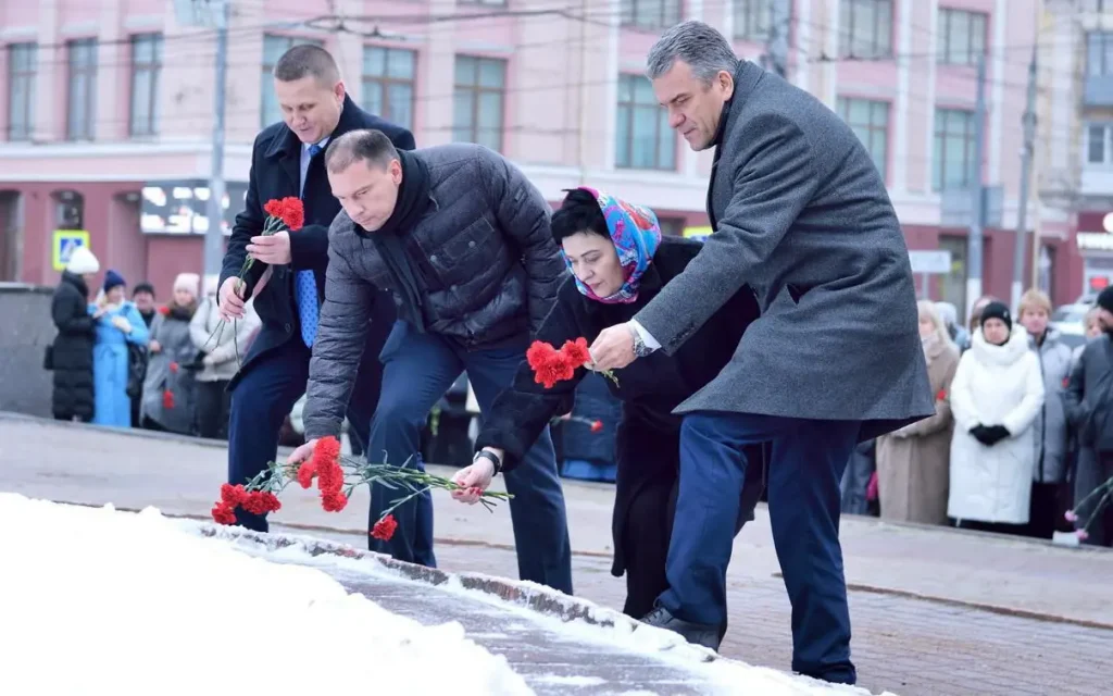 Брянск отметил 221-й день рождения Федора Тютчева