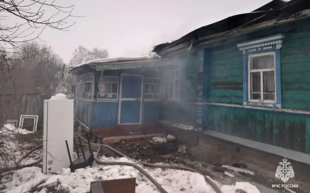 В брянской деревне Нельжичи сгорел жилой дом