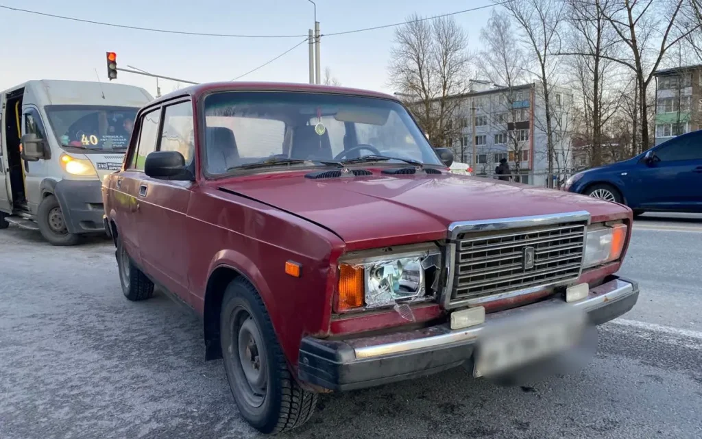 Под Брянском 71-летний водитель на неисправном автомобиле сбил 9-летнюю девочку