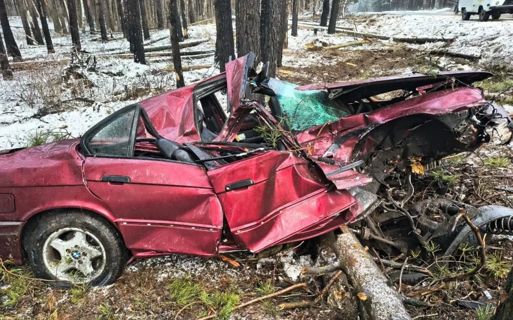 В Брянской области водитель BMW оказался в больнице после жуткой аварии