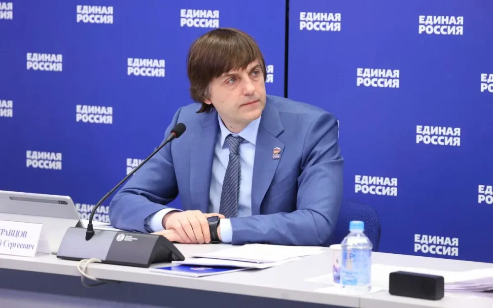 Владимир Якушев: По проекту «Единой России» и Минпросвещения в 2025 году отремонтируют почти 1,5 тысячи объектов образования